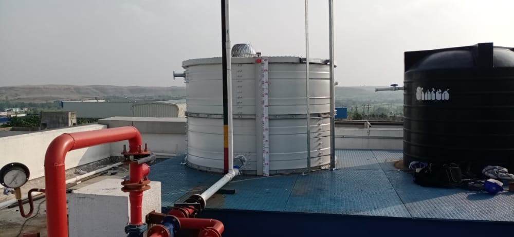 COMMERCIAL-DOMESTIC-water-tanks